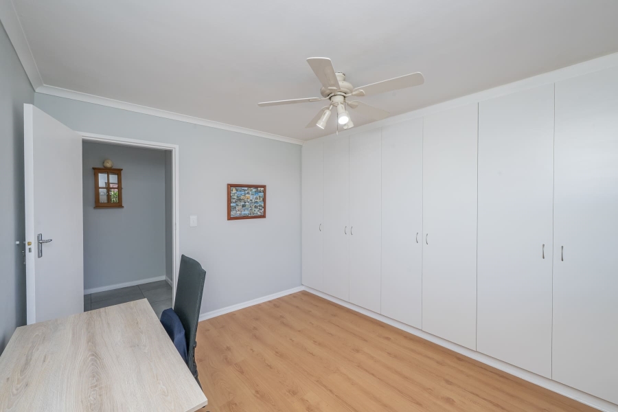 4 Bedroom Property for Sale in Vredekloof Western Cape